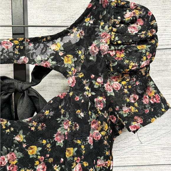 Easel Tie Back Floral Dress - Picture 2 of 5